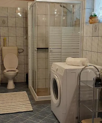 Makfa Vendeghaz בית הארחה *